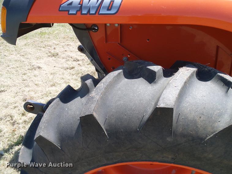 image for item DD1287 2013 Kubota L3200D MFWD tractor