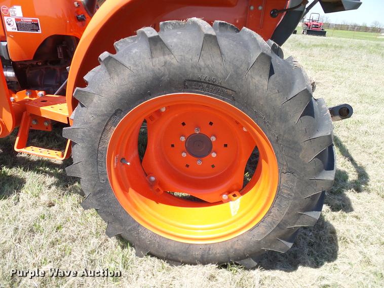 image for item DD1287 2013 Kubota L3200D MFWD tractor
