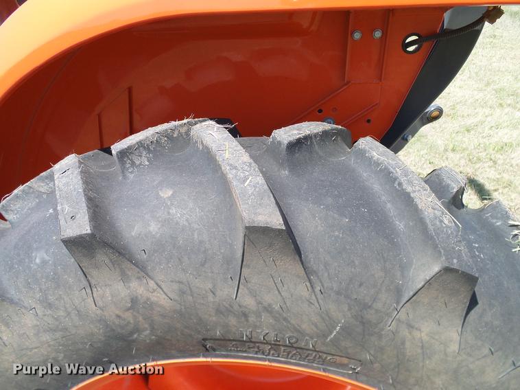 image for item DD1287 2013 Kubota L3200D MFWD tractor