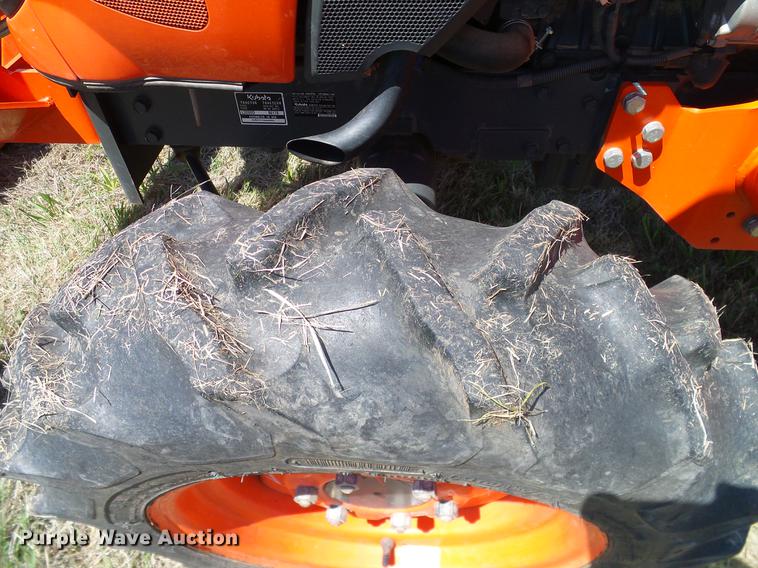 image for item DD1287 2013 Kubota L3200D MFWD tractor