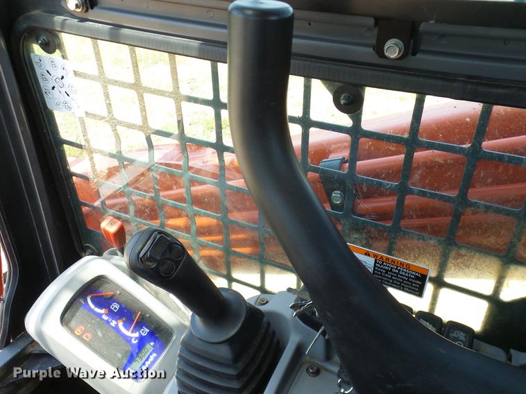 image for item DD1288 2016 Kubota SVL75-2 skid steer