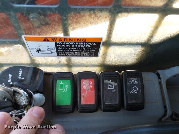 image for item DD1288 2016 Kubota SVL75-2 skid steer