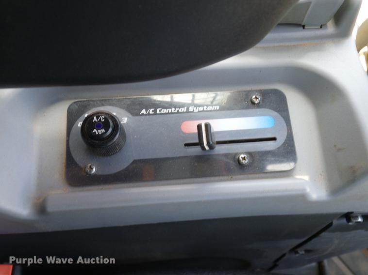 image for item DD1288 2016 Kubota SVL75-2 skid steer