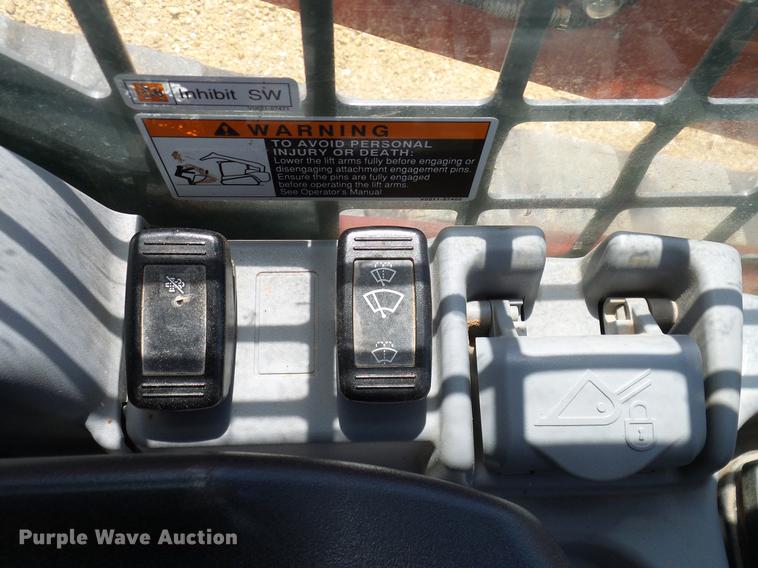 image for item DD1288 2016 Kubota SVL75-2 skid steer