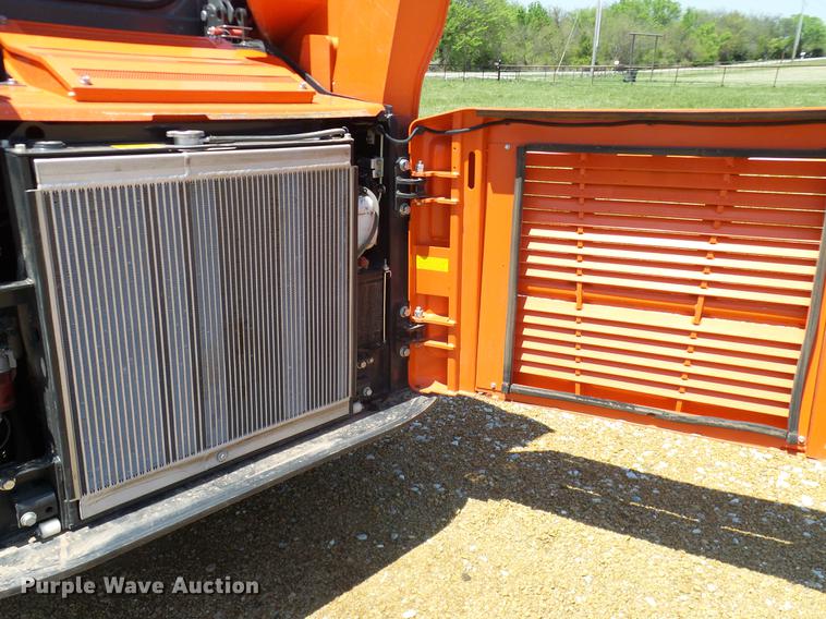 image for item DD1288 2016 Kubota SVL75-2 skid steer