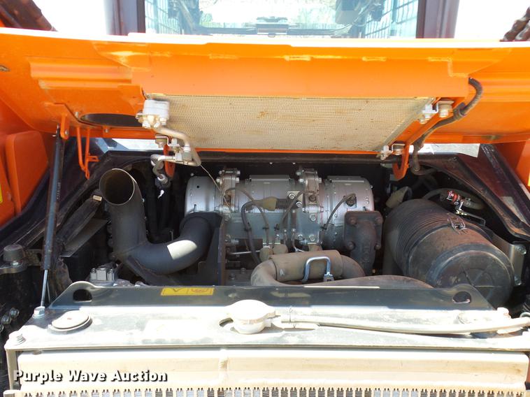 image for item DD1288 2016 Kubota SVL75-2 skid steer