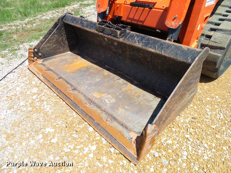 image for item DD1288 2016 Kubota SVL75-2 skid steer