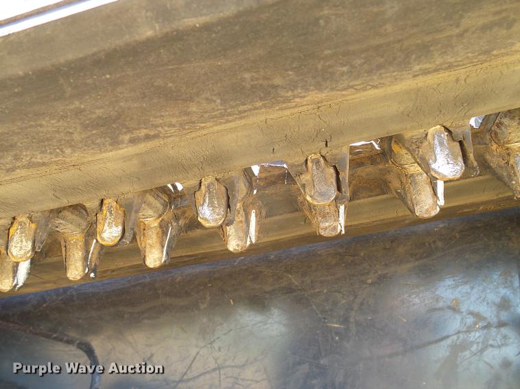 image for item DD1288 2016 Kubota SVL75-2 skid steer