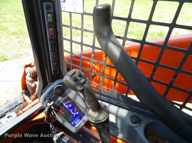 image for item DD1289 2016 Kubota SSV75 skid steer