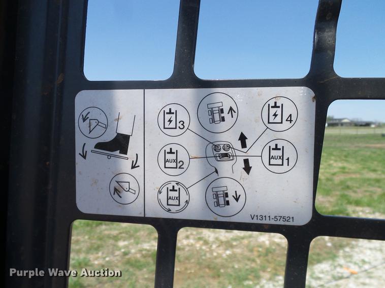 image for item DD1289 2016 Kubota SSV75 skid steer