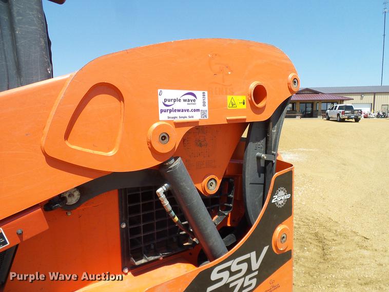 image for item DD1289 2016 Kubota SSV75 skid steer