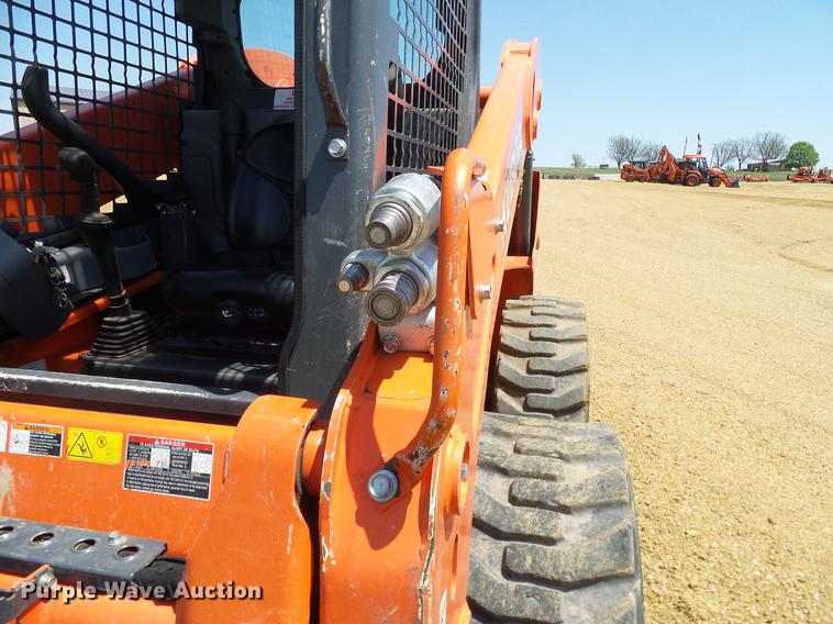 image for item DD1289 2016 Kubota SSV75 skid steer
