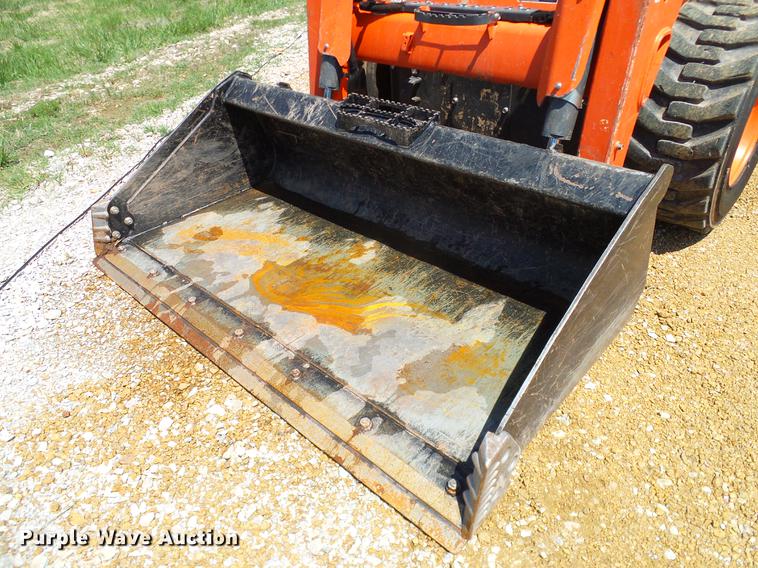 image for item DD1289 2016 Kubota SSV75 skid steer