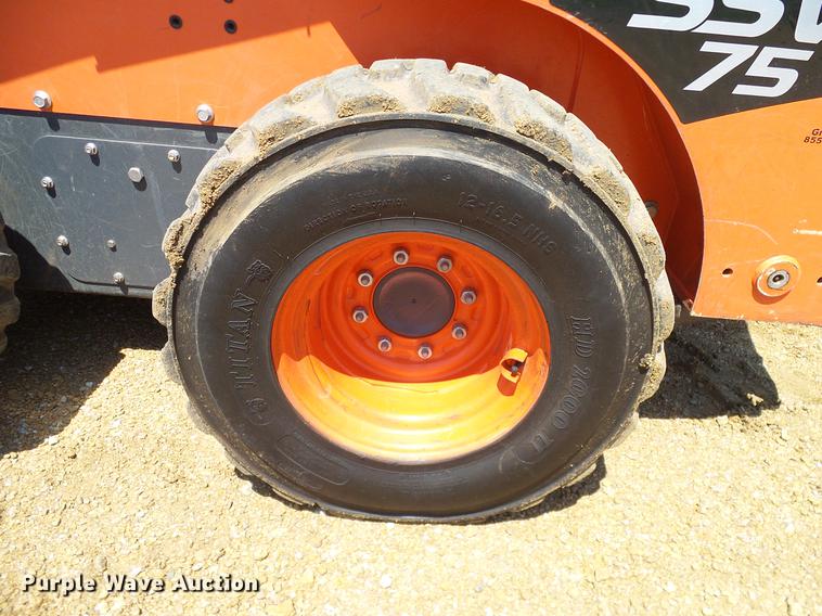 image for item DD1289 2016 Kubota SSV75 skid steer