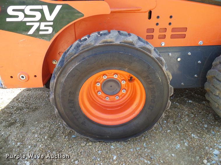 image for item DD1289 2016 Kubota SSV75 skid steer