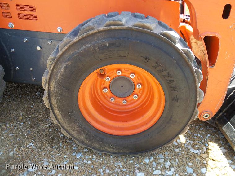 image for item DD1289 2016 Kubota SSV75 skid steer
