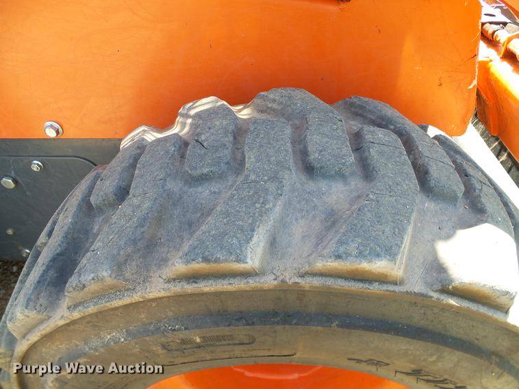 image for item DD1289 2016 Kubota SSV75 skid steer