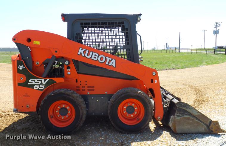 image for item DD1290 2016 Kubota SSV65 skid steer