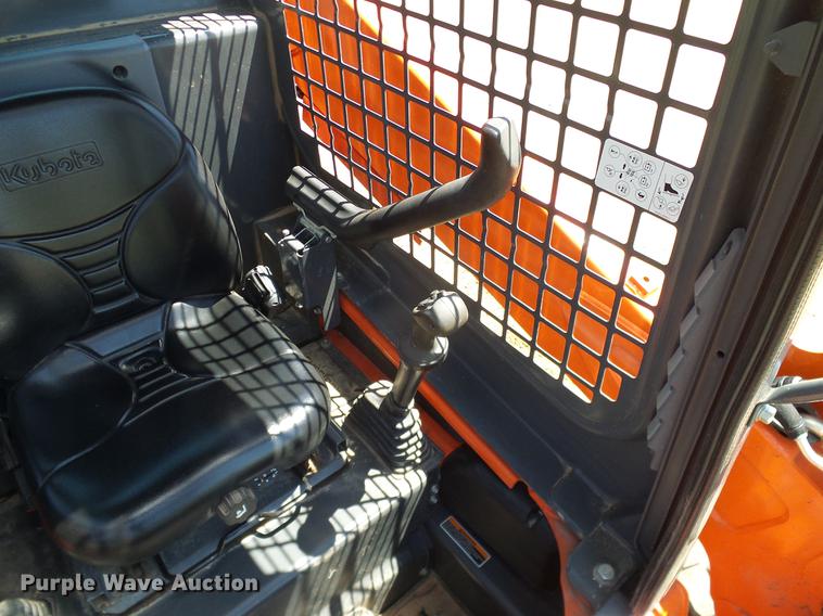 image for item DD1290 2016 Kubota SSV65 skid steer