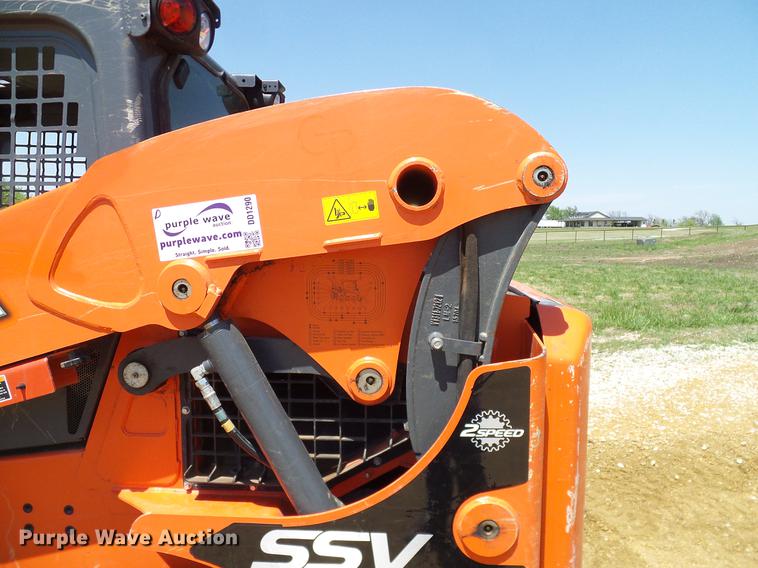 image for item DD1290 2016 Kubota SSV65 skid steer