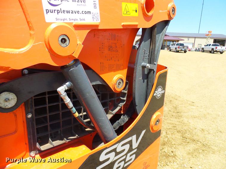 image for item DD1290 2016 Kubota SSV65 skid steer