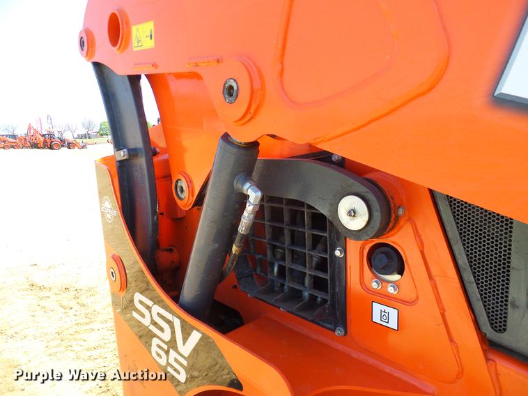 image for item DD1290 2016 Kubota SSV65 skid steer