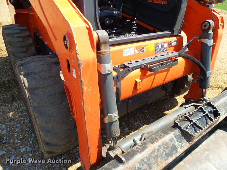 image for item DD1290 2016 Kubota SSV65 skid steer