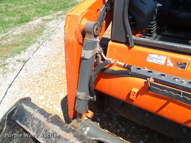 image for item DD1290 2016 Kubota SSV65 skid steer