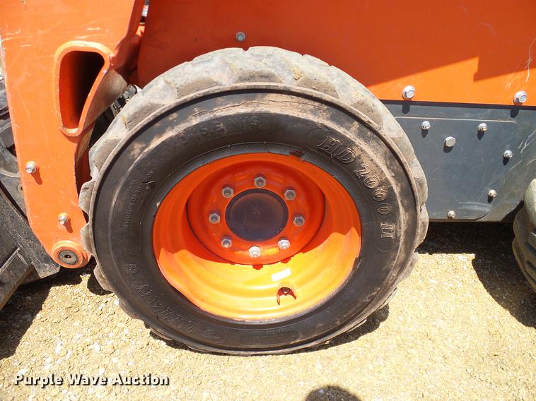 image for item DD1290 2016 Kubota SSV65 skid steer