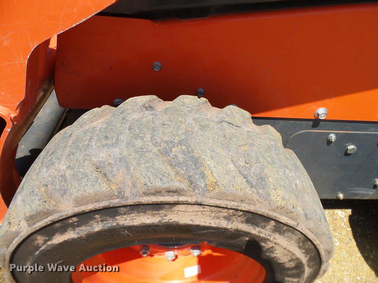 image for item DD1290 2016 Kubota SSV65 skid steer