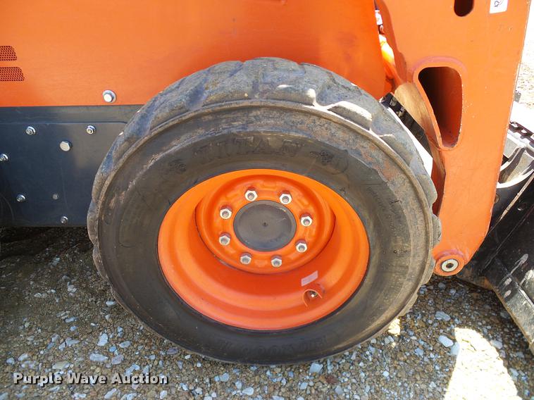 image for item DD1290 2016 Kubota SSV65 skid steer