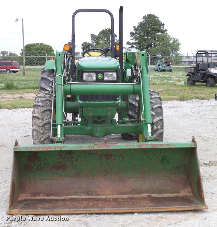 image for item DD8168 2013 John Deere 5065E MFWD tractor