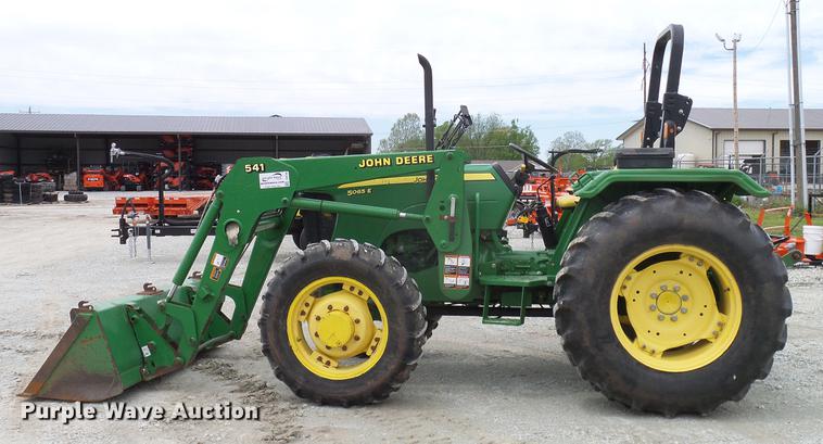 image for item DD8168 2013 John Deere 5065E MFWD tractor