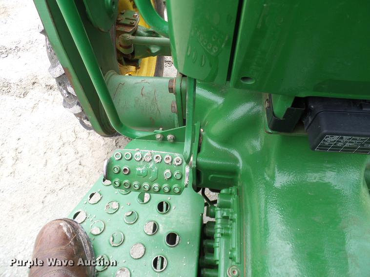 image for item DD8168 2013 John Deere 5065E MFWD tractor