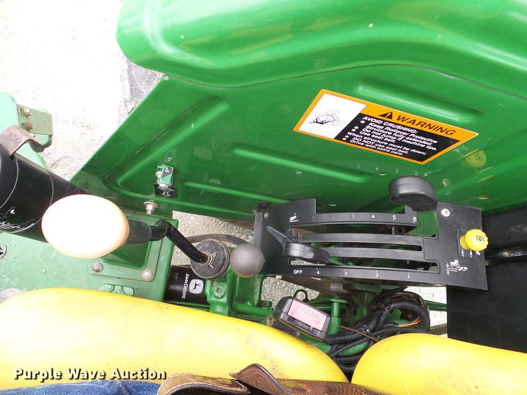 image for item DD8168 2013 John Deere 5065E MFWD tractor