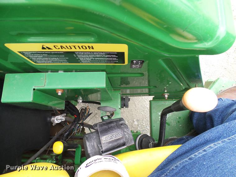 image for item DD8168 2013 John Deere 5065E MFWD tractor