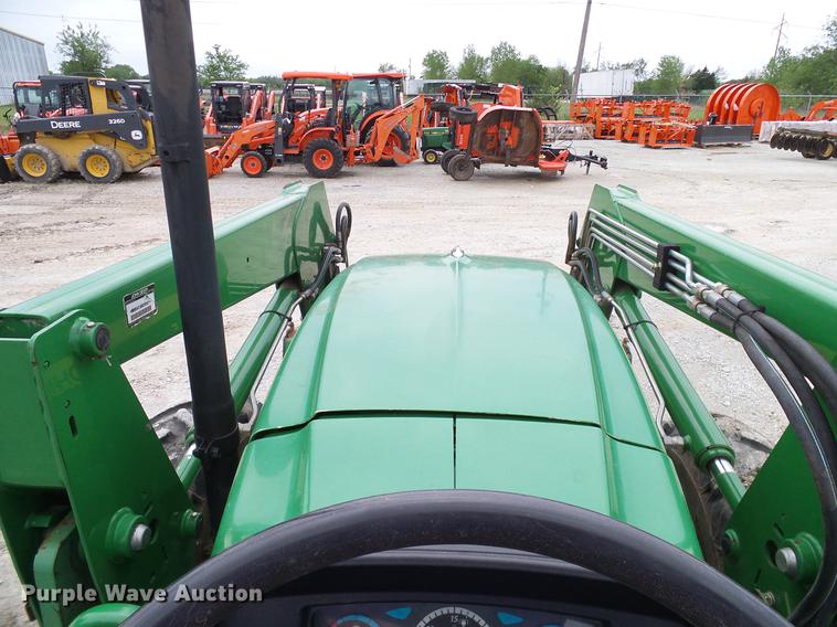 image for item DD8168 2013 John Deere 5065E MFWD tractor