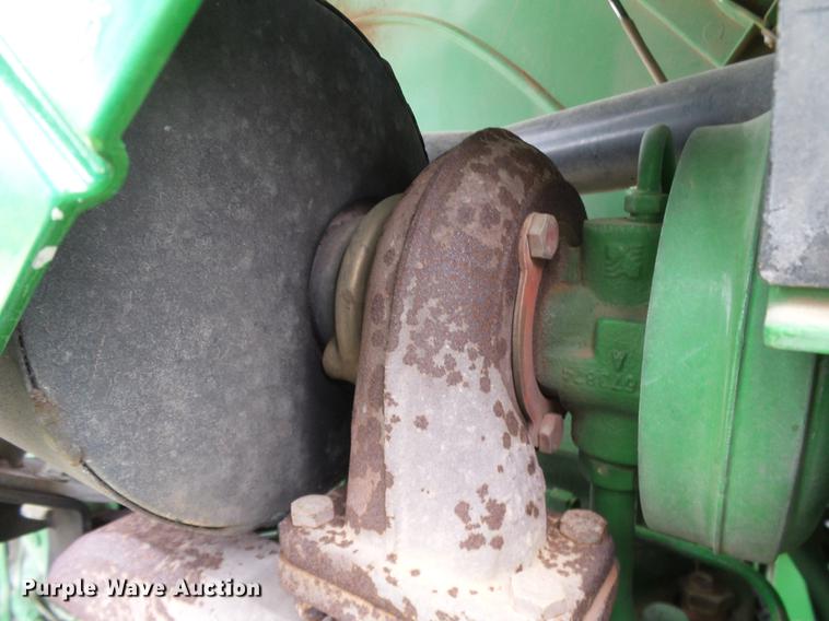 image for item DD8168 2013 John Deere 5065E MFWD tractor