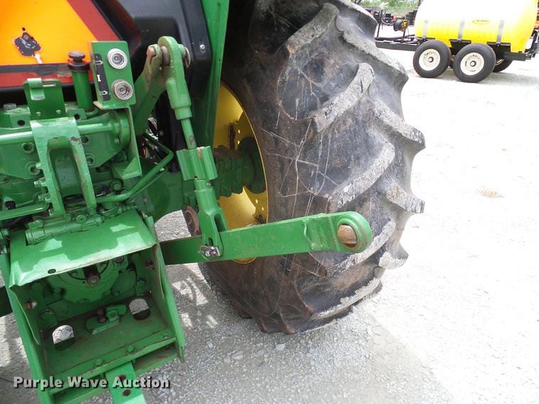 image for item DD8168 2013 John Deere 5065E MFWD tractor