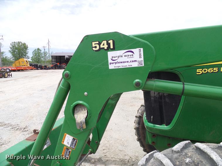 image for item DD8168 2013 John Deere 5065E MFWD tractor