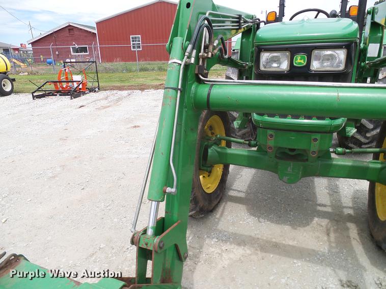 image for item DD8168 2013 John Deere 5065E MFWD tractor