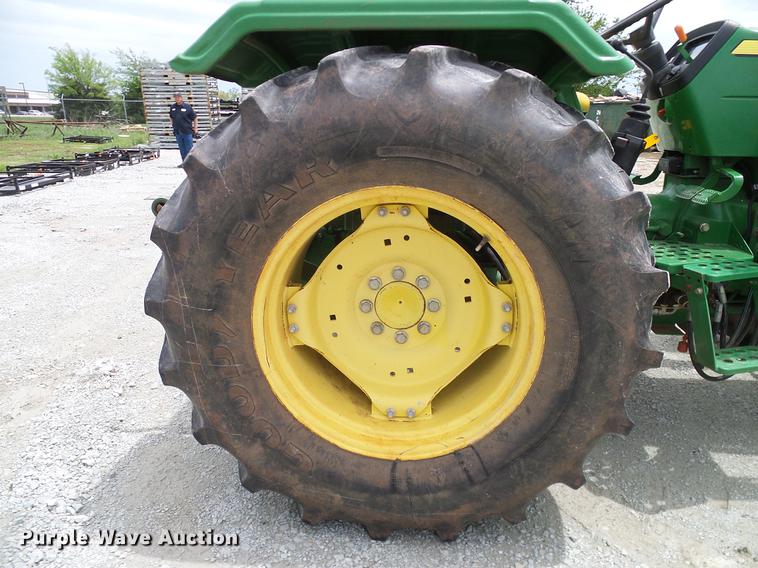 image for item DD8168 2013 John Deere 5065E MFWD tractor