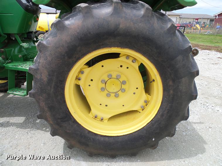 image for item DD8168 2013 John Deere 5065E MFWD tractor