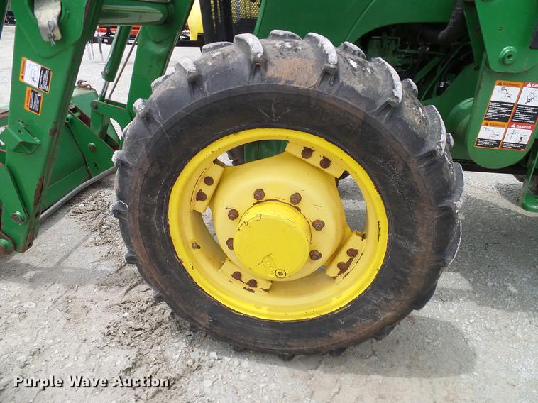 image for item DD8168 2013 John Deere 5065E MFWD tractor
