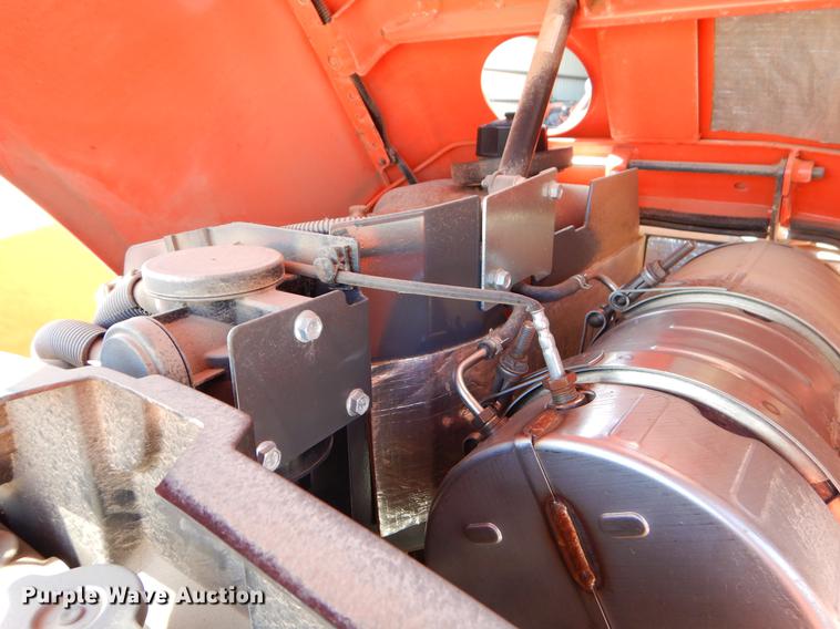 image for item EI9016 2016 Kubota L3901 MFWD tractor