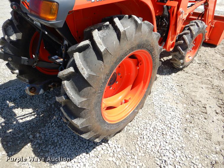 image for item EI9016 2016 Kubota L3901 MFWD tractor