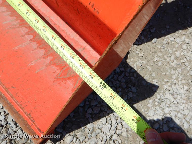 image for item EI9016 2016 Kubota L3901 MFWD tractor