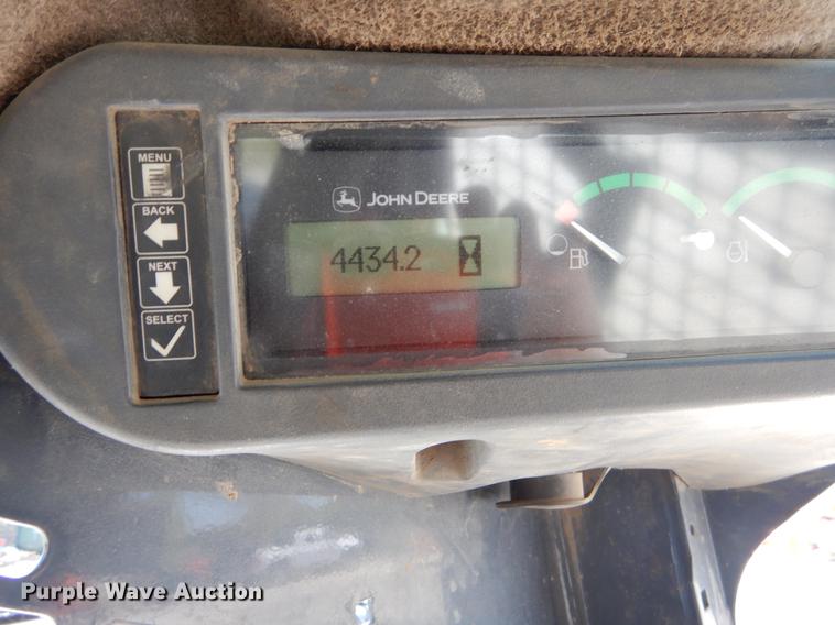image for item EI9018 2010 John Deere 326D skid steer