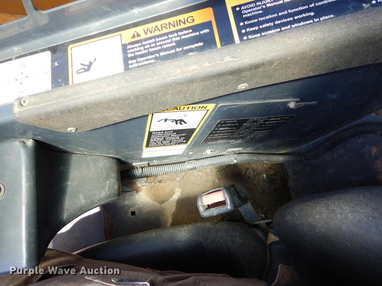 image for item EI9018 2010 John Deere 326D skid steer