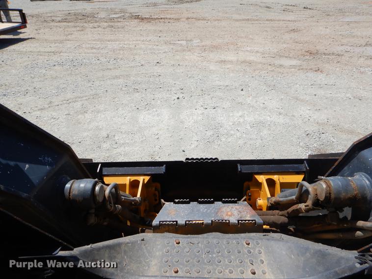 image for item EI9018 2010 John Deere 326D skid steer